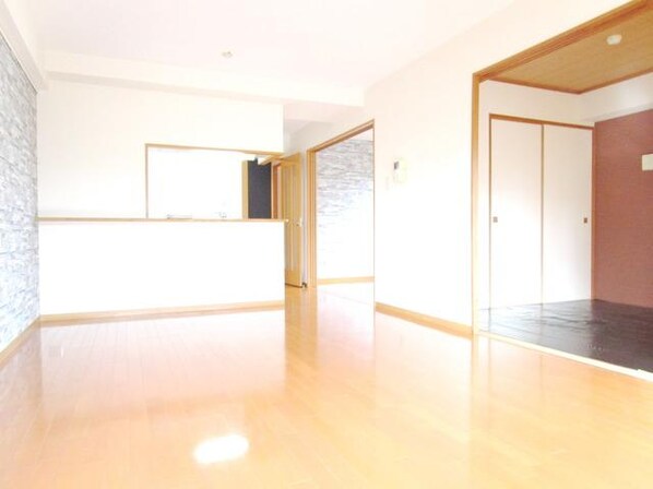 ベルシャイン厚木の物件内観写真